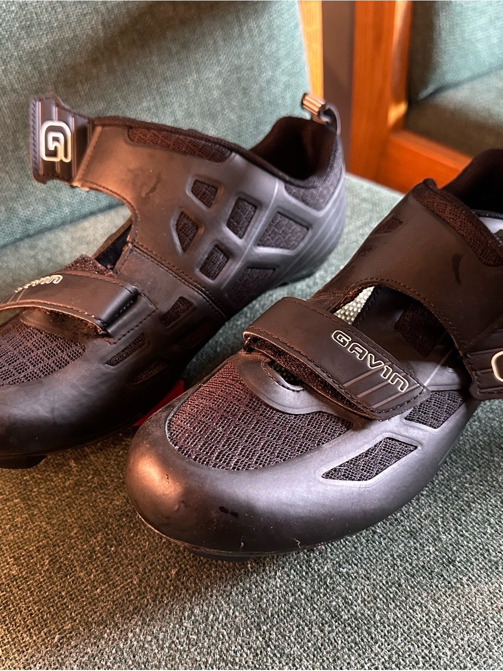 Gavin Men's Black Cycling Shoes with Secure Velcro Straps